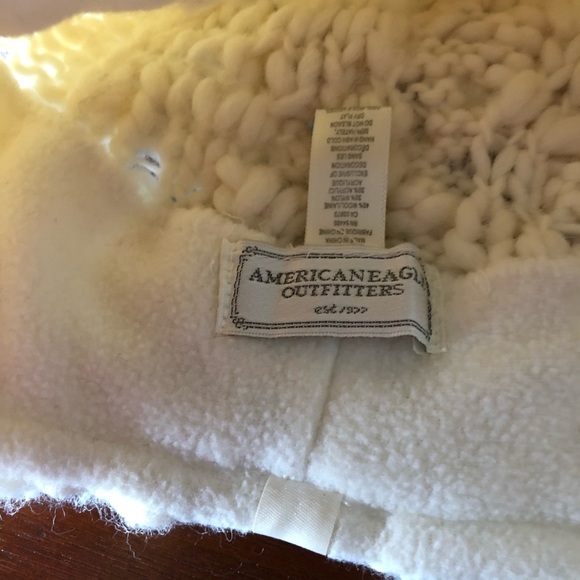 Join the $5 Clear My Closet Sale American Eagle warm beanie hat - knit style - Picture 2 of 5